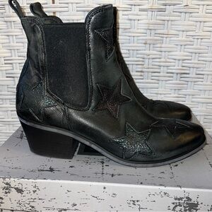 GIO + Women’s Black Leather Star Detail Ankle Boots Size 6.5 NEW